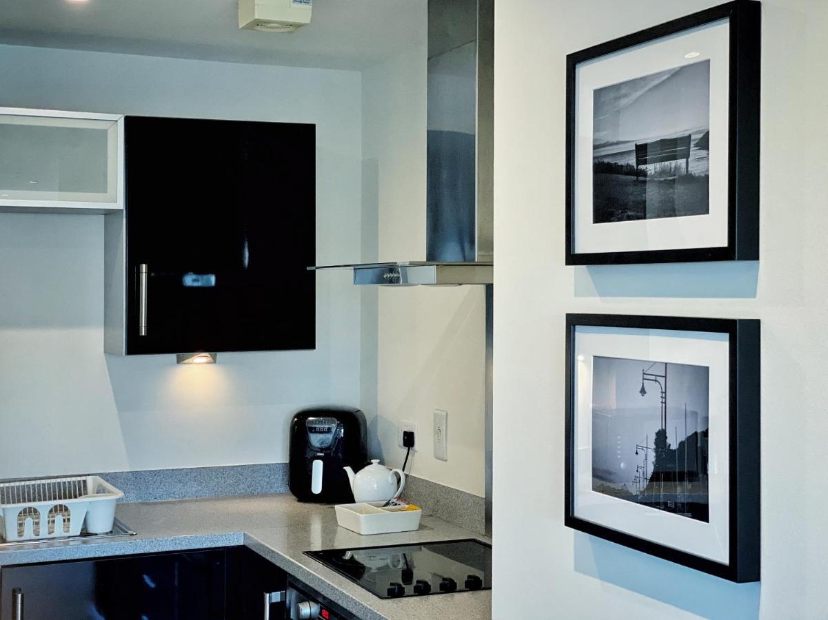 Artistic And Luxurious Apt With Sea View. Beach Side Swansea Buitenkant foto